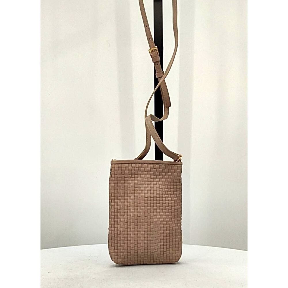 New! Quince Women's Italian Luxury Leather Handwoven Phone Crossbody Bag Taupe - Picture 3 of 3